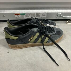 Adidas Originals Men's 9.5 Gazelle Indoor Core Black Focus Olive Shoes JQ8399